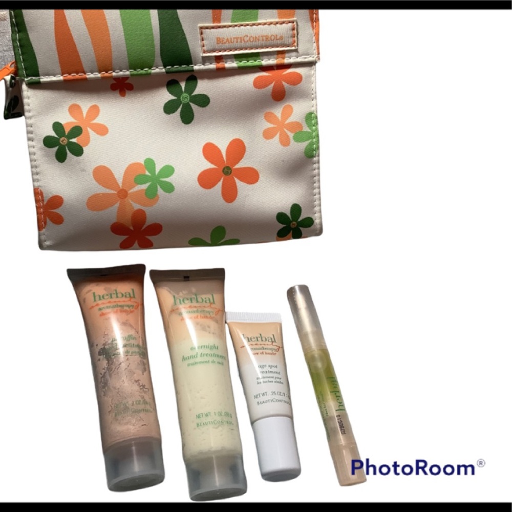 Herbal Serenity Hand 4 pc. treatment in travel case. Condition your hands! NWT - Picture 1 of 8